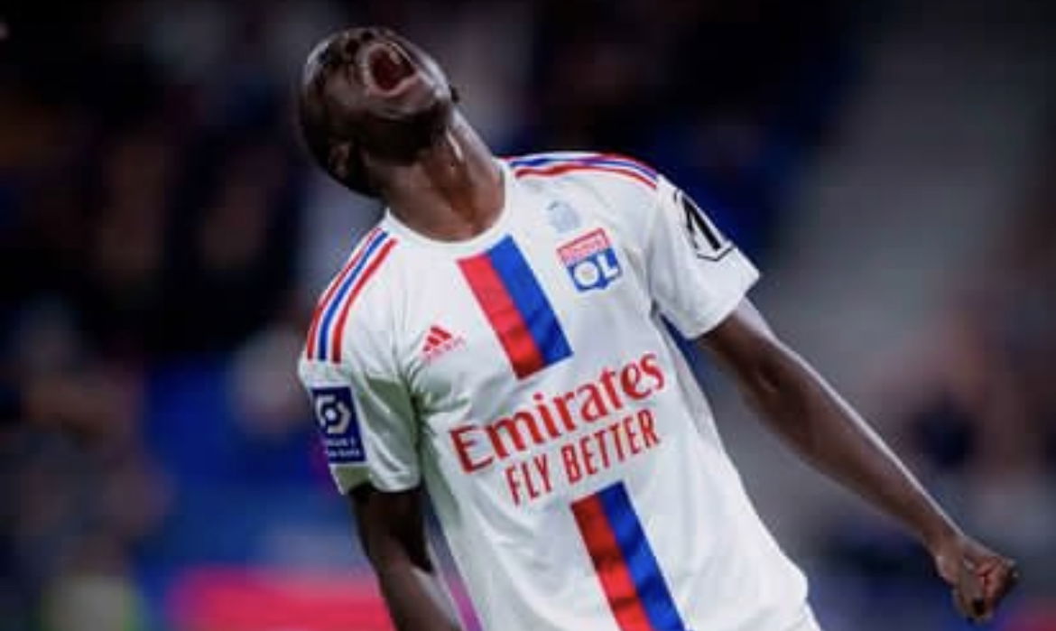 Ligue 1, il Lione cade contro il Clermont (1-0). Decide il rigore di Cham article-post