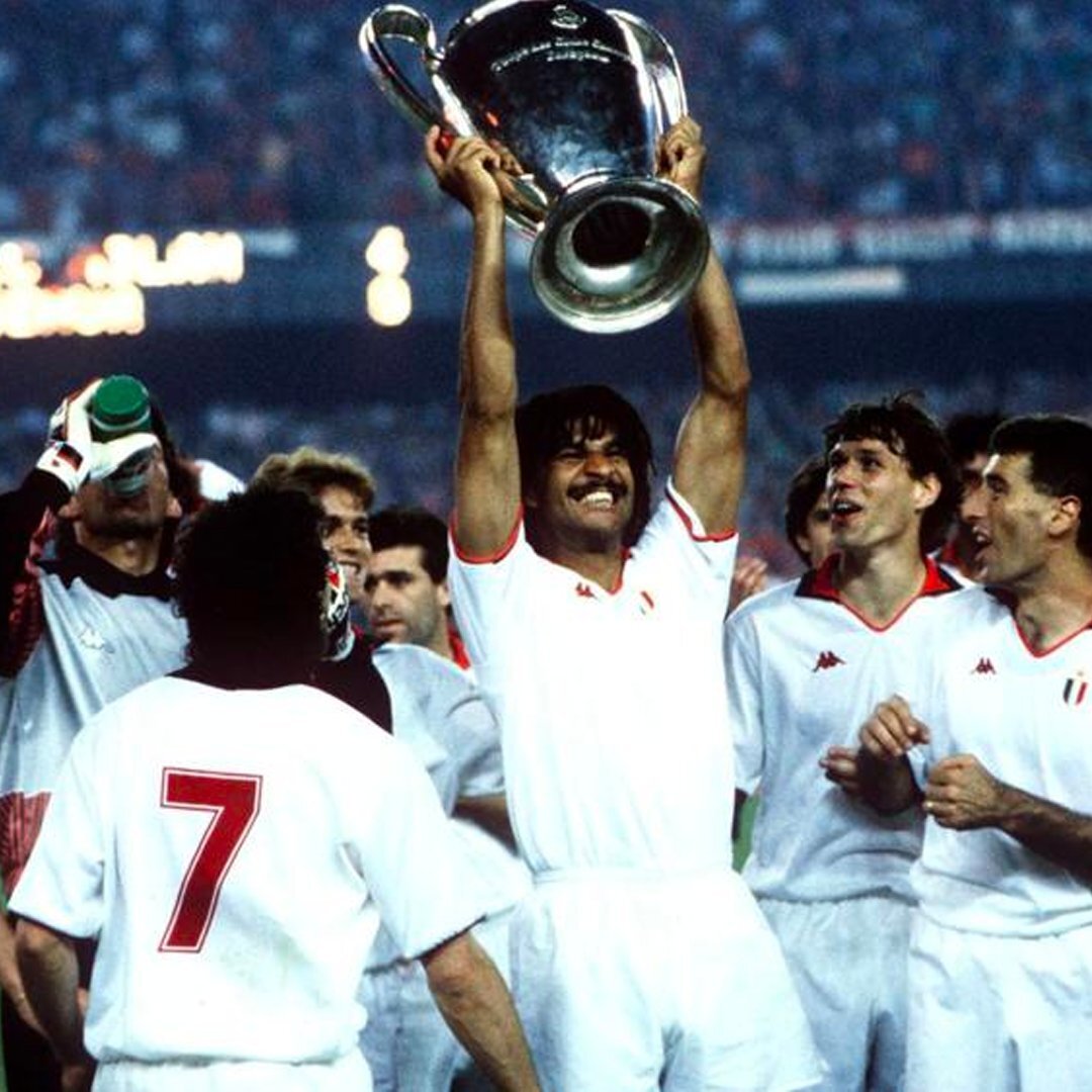 Gullit ricorda Berlusconi: “Grazie per avermi dato la possibilità di giocare nel tuo glorioso club” article-post