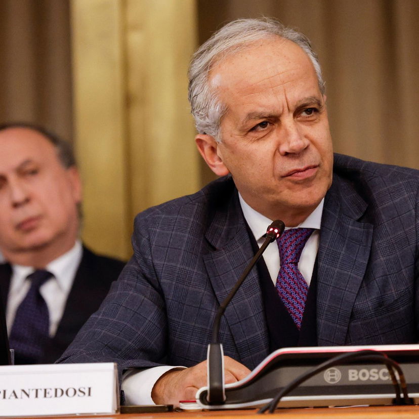 Il Ministro degli Interni e gli incidenti sull’A1: “Sto valutando provvedimenti. Credo ci siano gli elementi per una serie di Daspo” preview