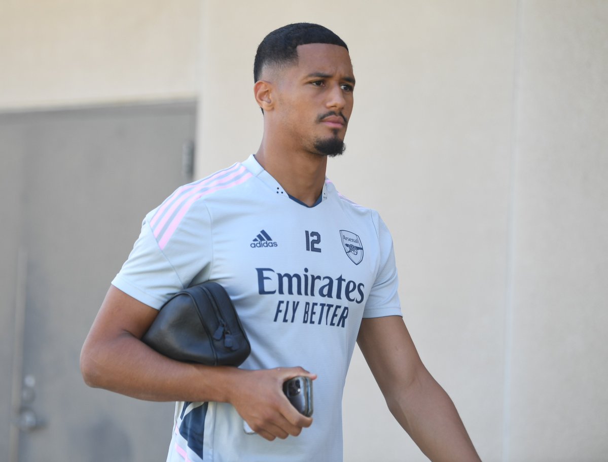 Saliba: “Sono felice all’Arsenal, parliamo del rinnovo” article-post