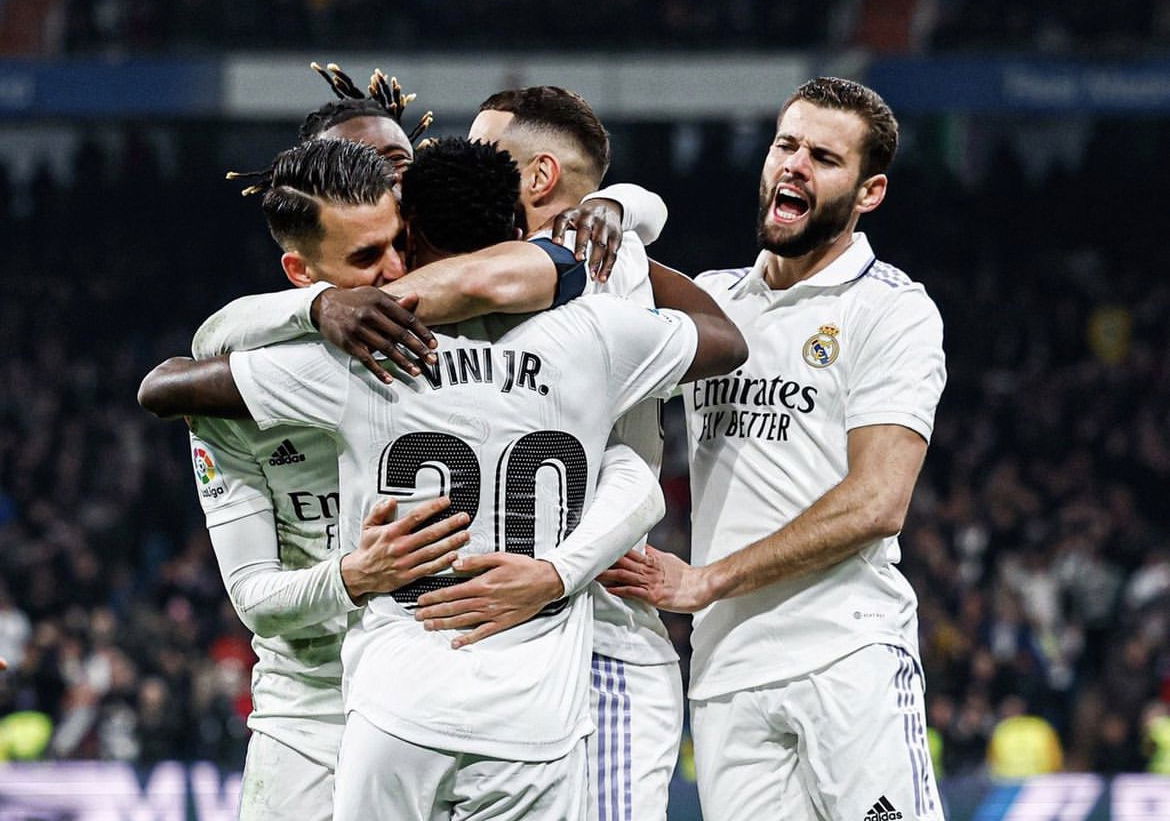 Bis del Real al Valencia (2-0), decidono Asensio e Vinicius. Ma Ancelotti perde Benzema e Militao article-post