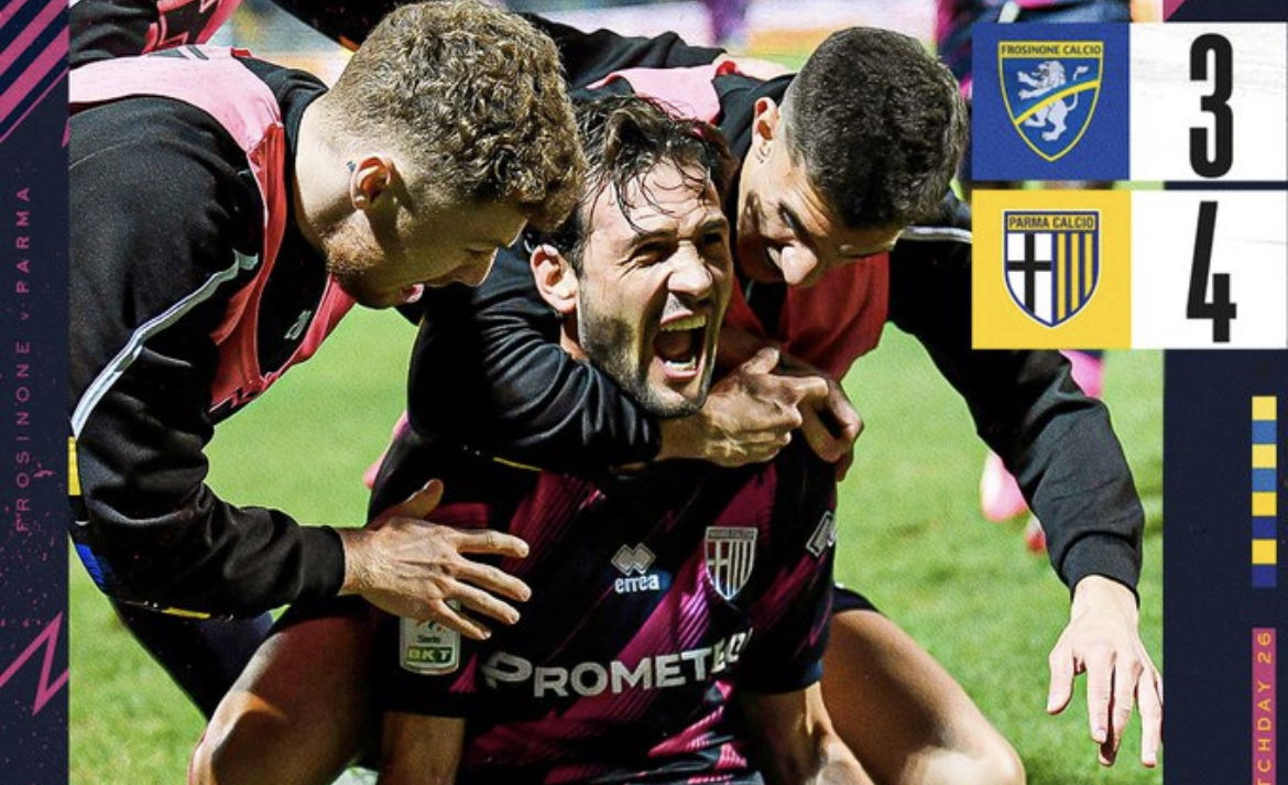 Serie B, sette gol e due rossi allo Stirpe: il Parma vince 4-3 contro il Frosinone. Il Pisa (in dieci) ribalta il Perugia: 2-1 article-post