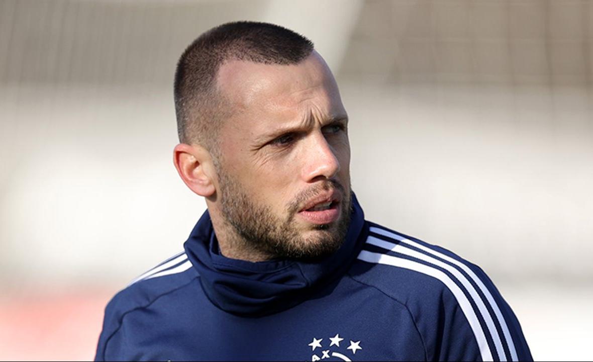 Ufficiale: Heitinga è il nuovo allenatore dell’Ajax. “Sono cresciuto grazie a Slot” article-post
