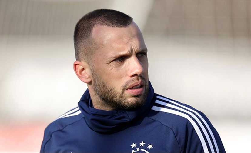 Ufficiale: Heitinga è il nuovo allenatore dell’Ajax. “Sono cresciuto grazie a Slot” preview