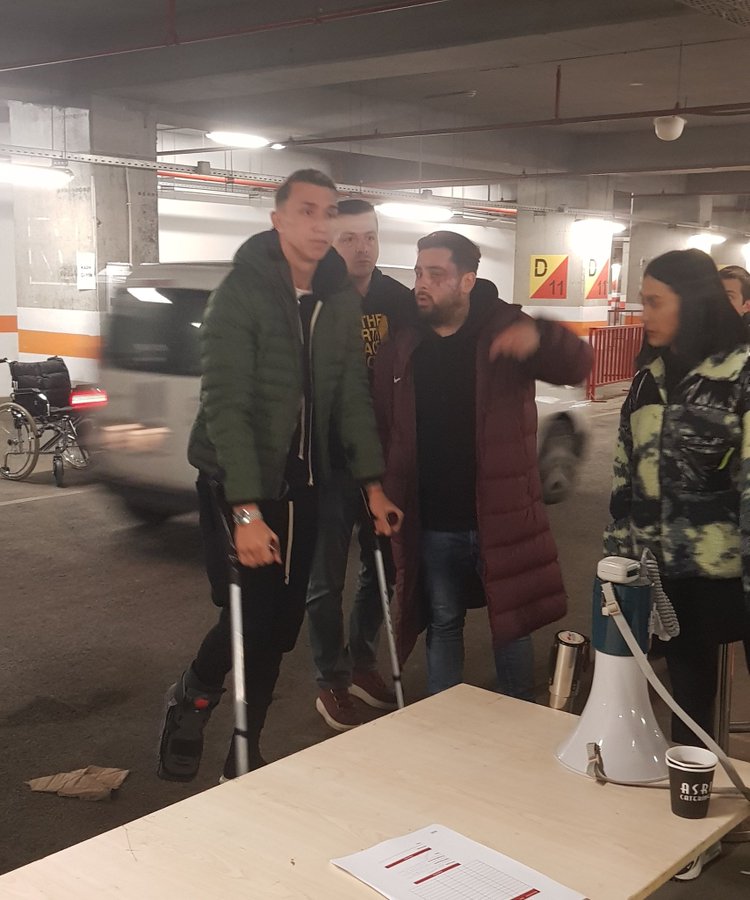 Terremoto in Turchia, Muslera anche in stampelle aiuta gli sfollati preview