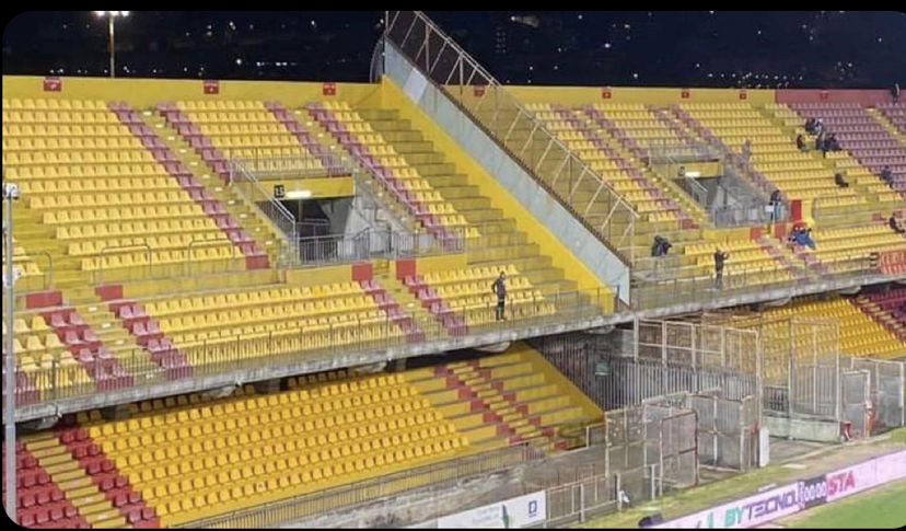 Sudtirol quarto con un tifoso al seguito a Benevento. I calciatori gli rendono omaggio al termine della partita preview