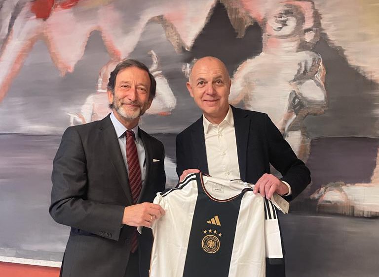 Elbling (ambasciatore tedesco in Italia): “Condanno fermamente la violenza di ieri a Napoli” preview