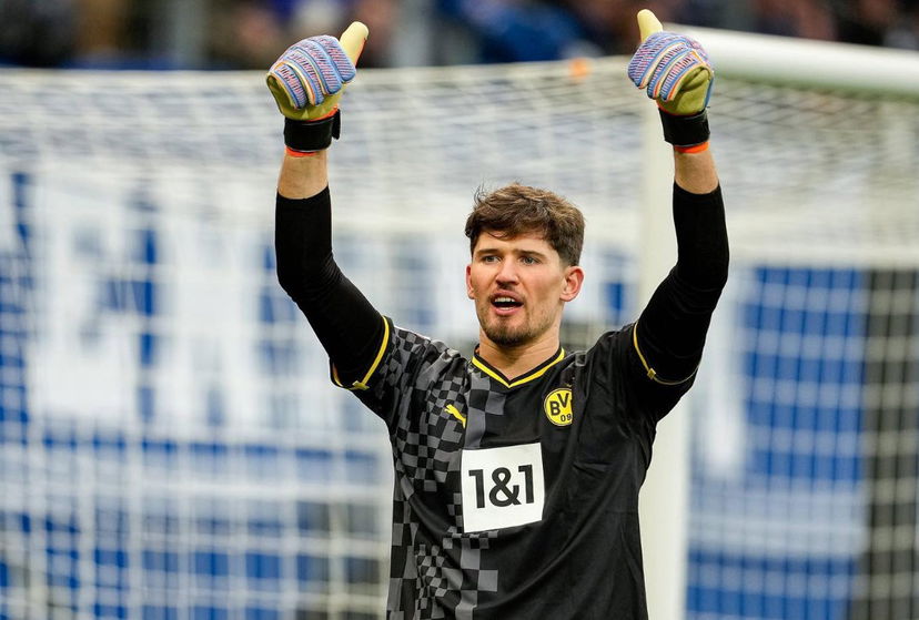 Manchester United e Chelsea sul portiere Kobel preview