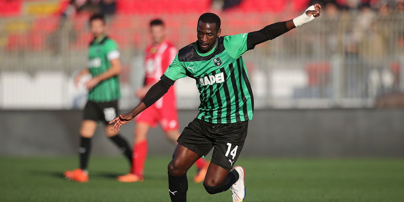 Ufficiale: Sassuolo, rinnovo fino al 2025 per Obiang preview