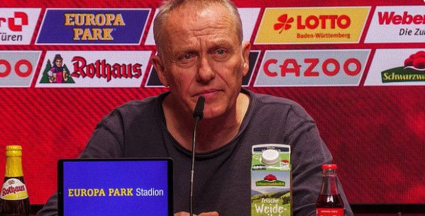Streich accende Juve-Friburgo: “Superlega? Vogliono più soldi, ma imparassero a gestire quelli che hanno” article-post
