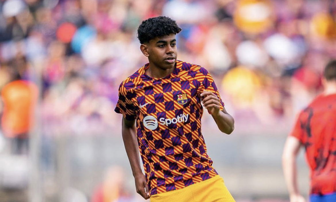 LA CHIAMATA DI XAVI, IL RECORD E LA BENEDIZIONE DI KLUIVERT: LAMINE YAMAL, IL NUOVO MESSI article-post