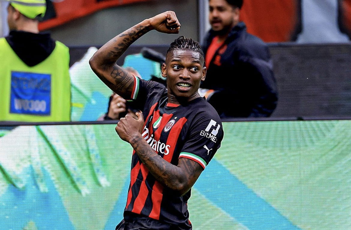 Primi tempi: Leao in rovesciata risponde a Skriniar (1-1). Lazio-Feyenoord 1-0: Immobile, gol numero 200 con i biancocelesti article-post