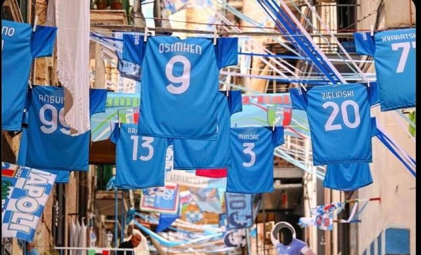 L’UEFA esalta Napoli: “Pazzi per il calcio” preview