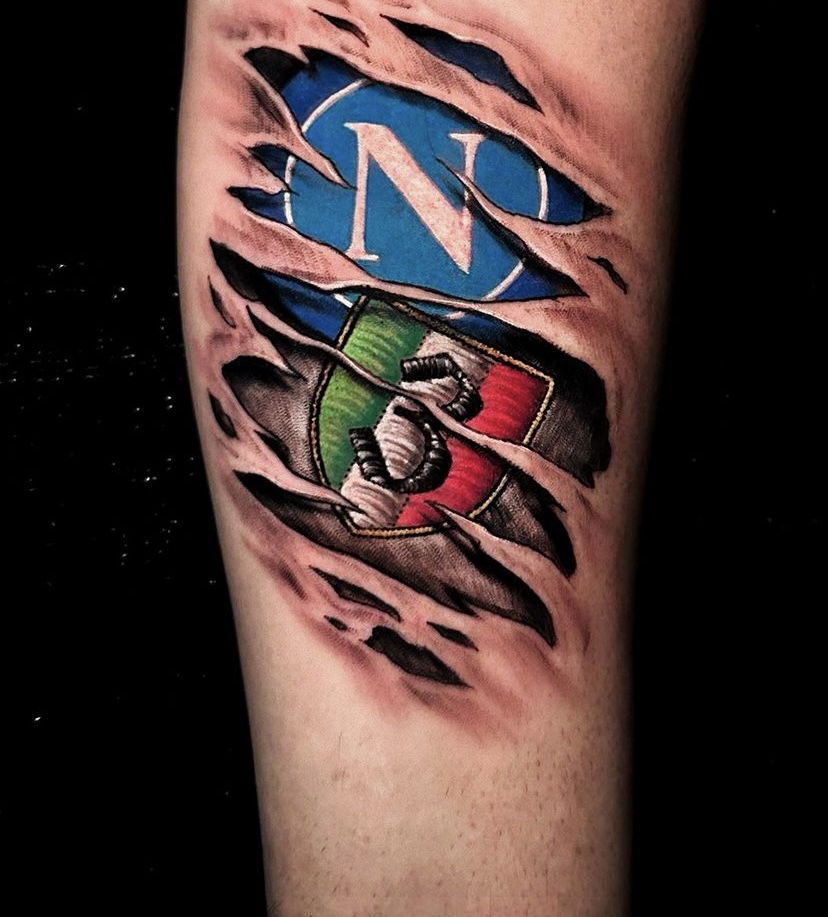 Napoli, Spalletti si tatua il tricolore sul braccio preview