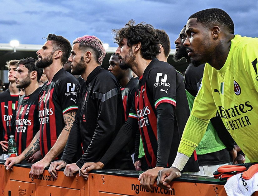 Milan, squadra a colloquio con i tifosi dopo la sconfitta contro lo Spezia preview