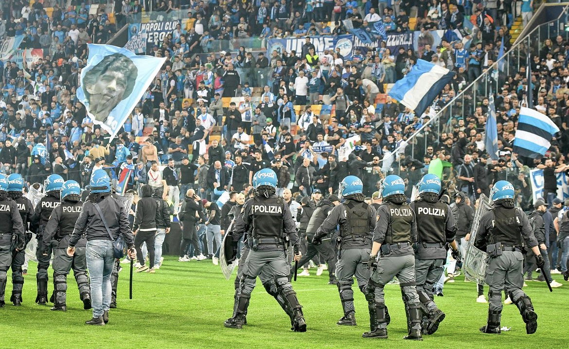 Udinese-Napoli, arrestato un tifoso azzurro dopo gli scontri article-post