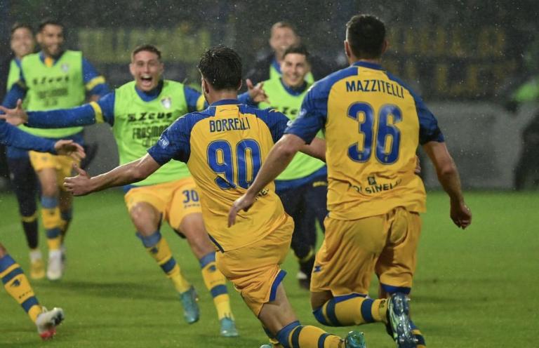 Il Frosinone Torna In Serie A Dopo Anni Tris Alla Reggina E Promozione Conquistata Con Tre