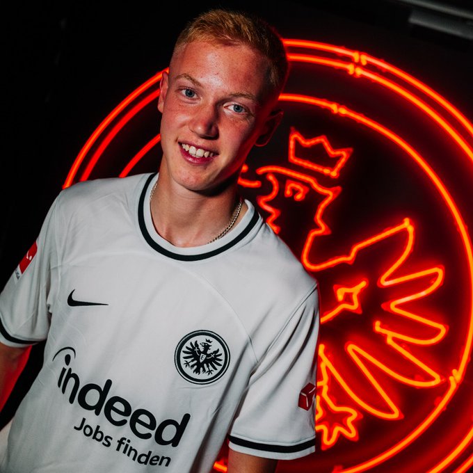 Ufficiale: Eintracht Francoforte, ingaggiato il giovane talento Larsson preview