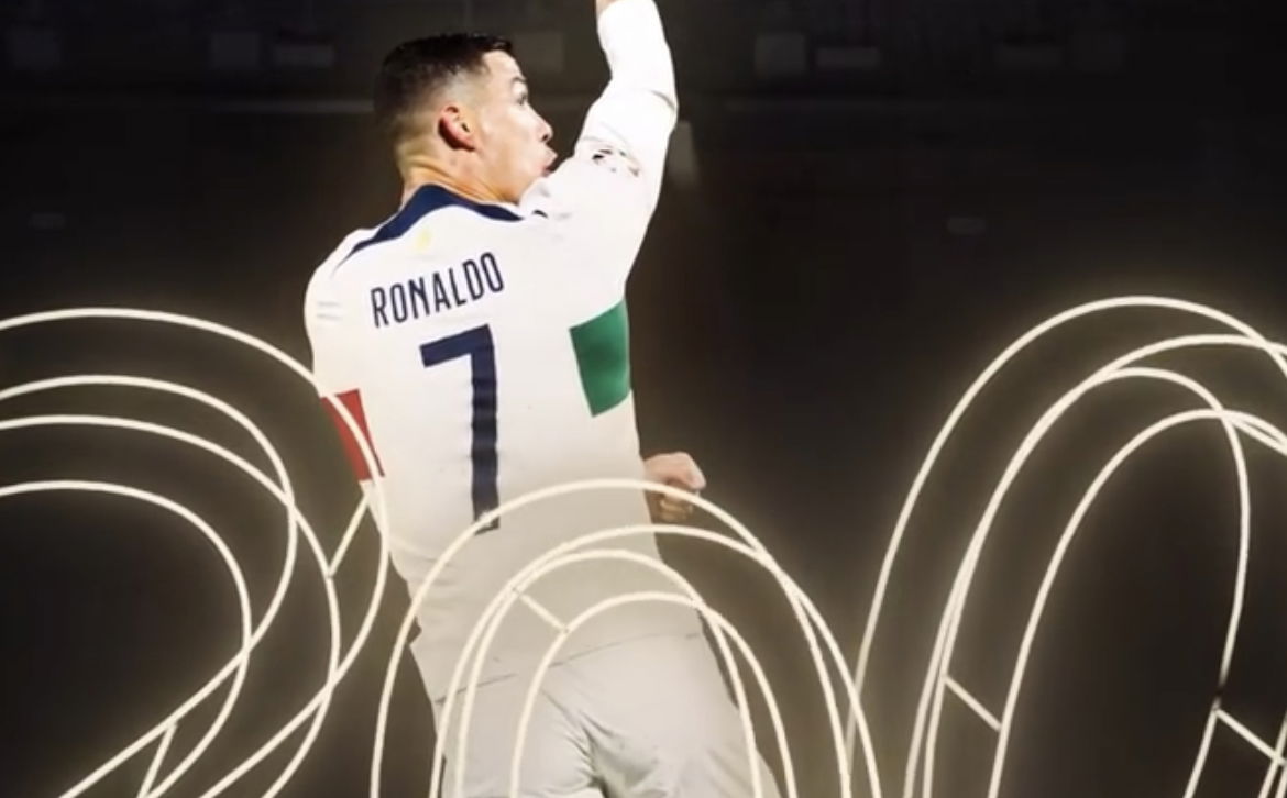 Gesto di affetto di Ronaldo a una donna in Iran: ma è proibito. Rischia 100 frustate article-post