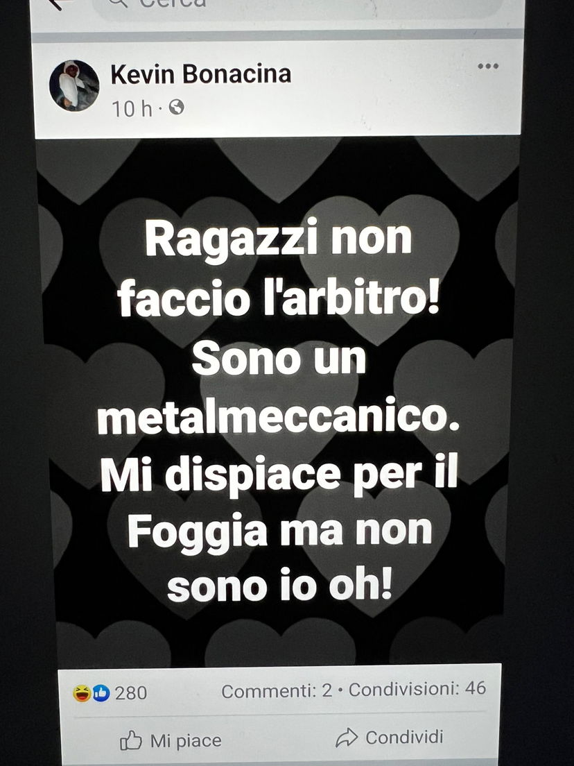 Il Foggia protesta contro l’arbitro Bonacina dopo la gara con il Lecco. Errore dei tifosi che insultano sui social un omonimo preview