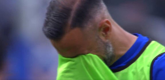 Quagliarella omaggiato dalla curva del Napoli, ovazione al Maradona preview