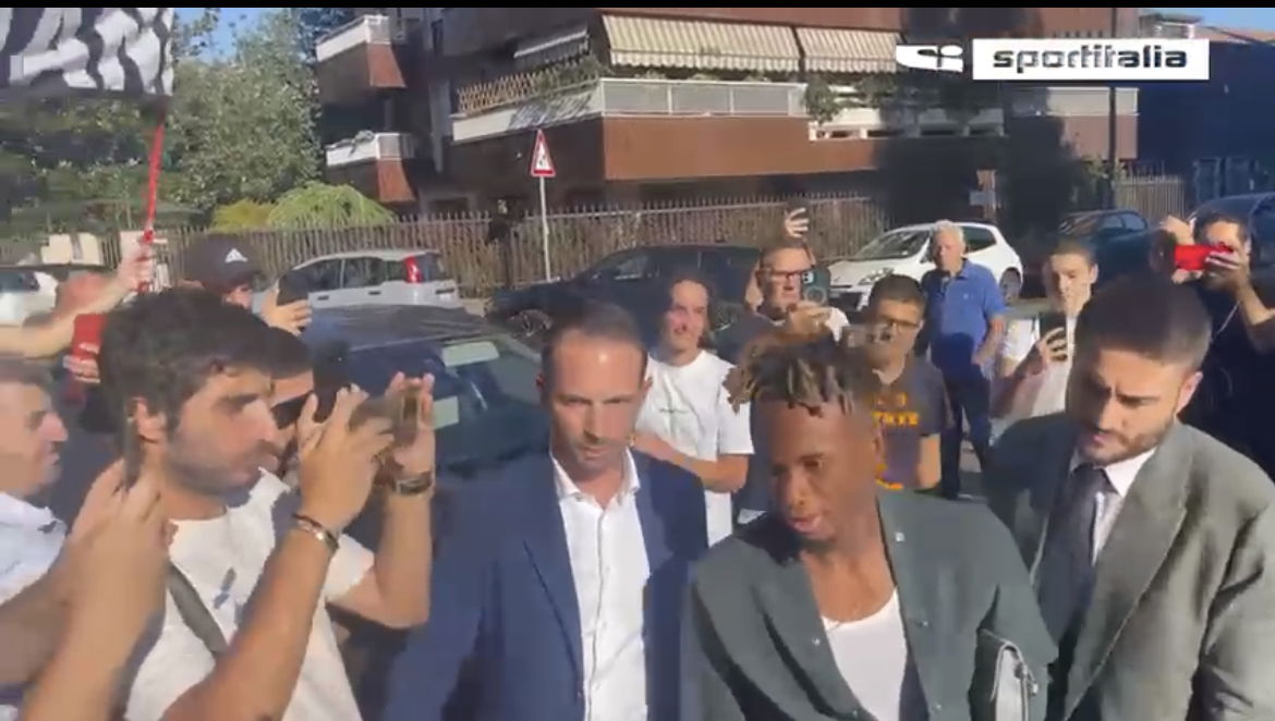 Chukwueze è arrivato a casa Milan per firmare il contratto article-post