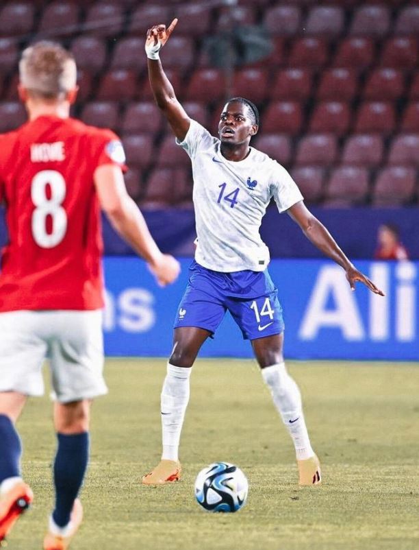 Castello Lukeba: bloccato il trasferimento al Lipsia a causa delle sanzioni contro il Lione preview