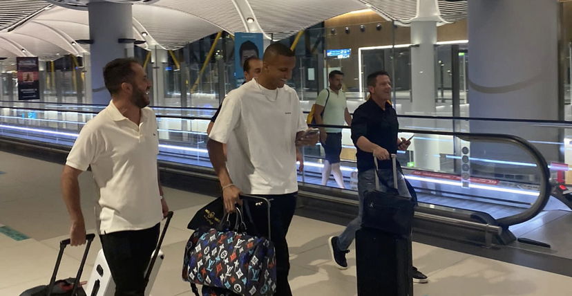 Fenerbahce-Becao, tutto confermato: il brasiliano è atterrato a Istanbul preview