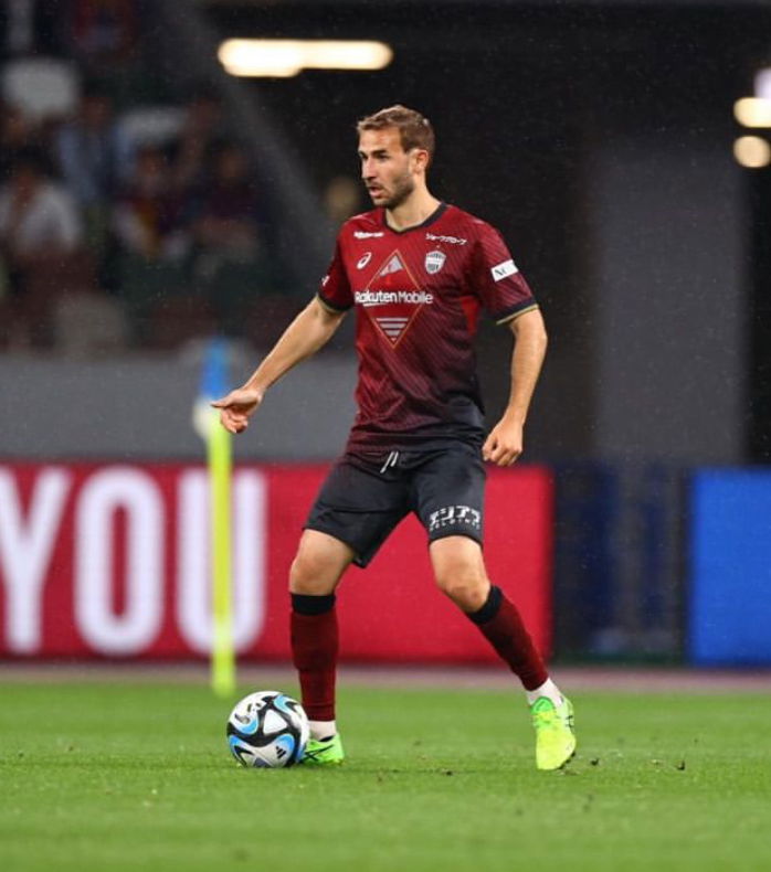 Ufficiale: Sergi Samper rescinde con il Vissel Kobe preview