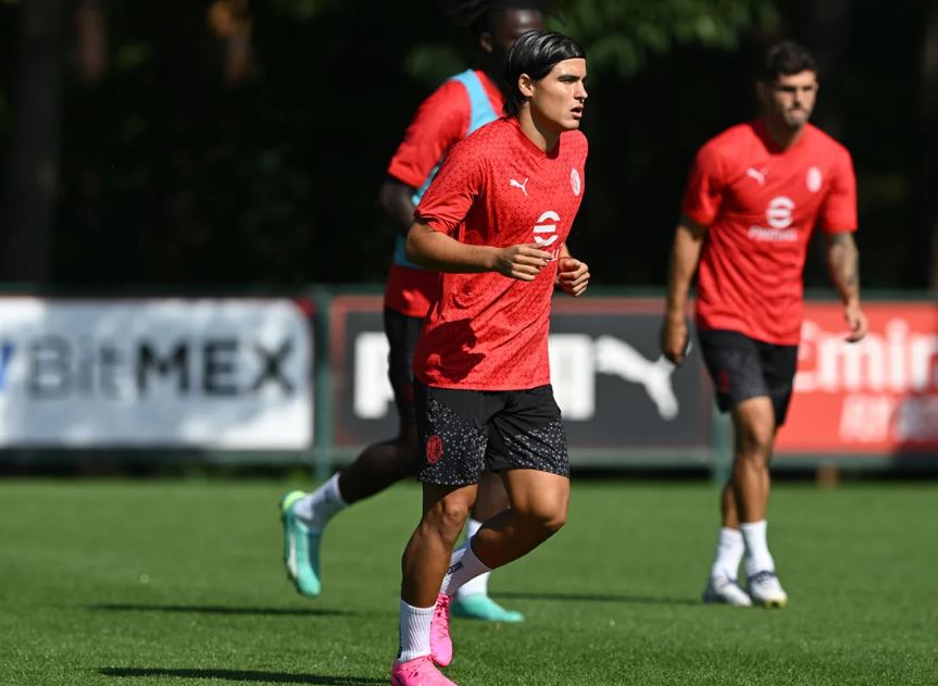 Romero si presenta: “Al Milan ho sempre guardato Ronaldinho e Kaká, ma anche Brahim. Ora ho Pulisic come esempio da studiare” article-post