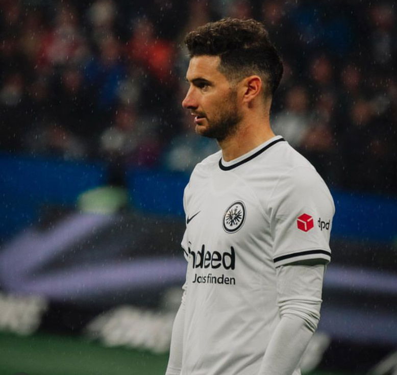 Alario ha ricevuto una proposta milionaria dall’Al Alhi preview