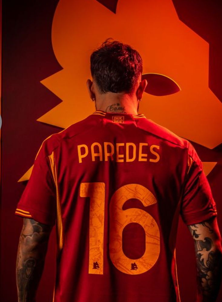 Paredes sceglie la 16 di De Rossi: “Senza la sua autorizzazione non l’avrei mai presa” article-post