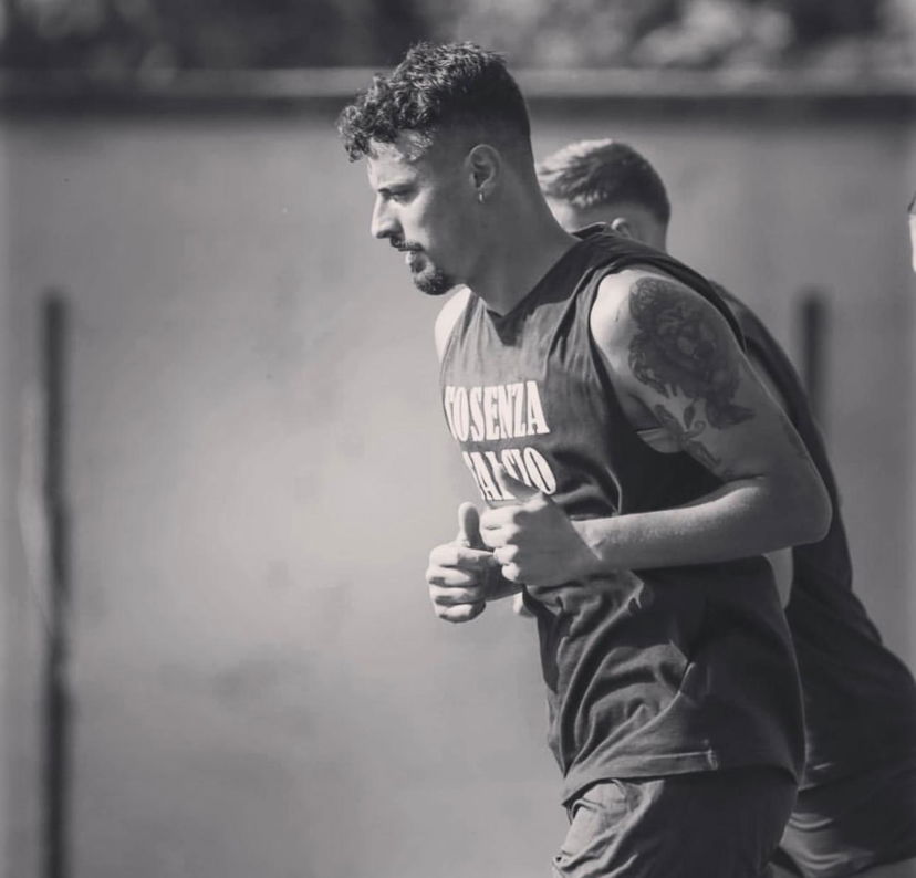 Rigione saluta il Cosenza: “L’esperienza calcistica che ho vissuto con più trasporto” preview