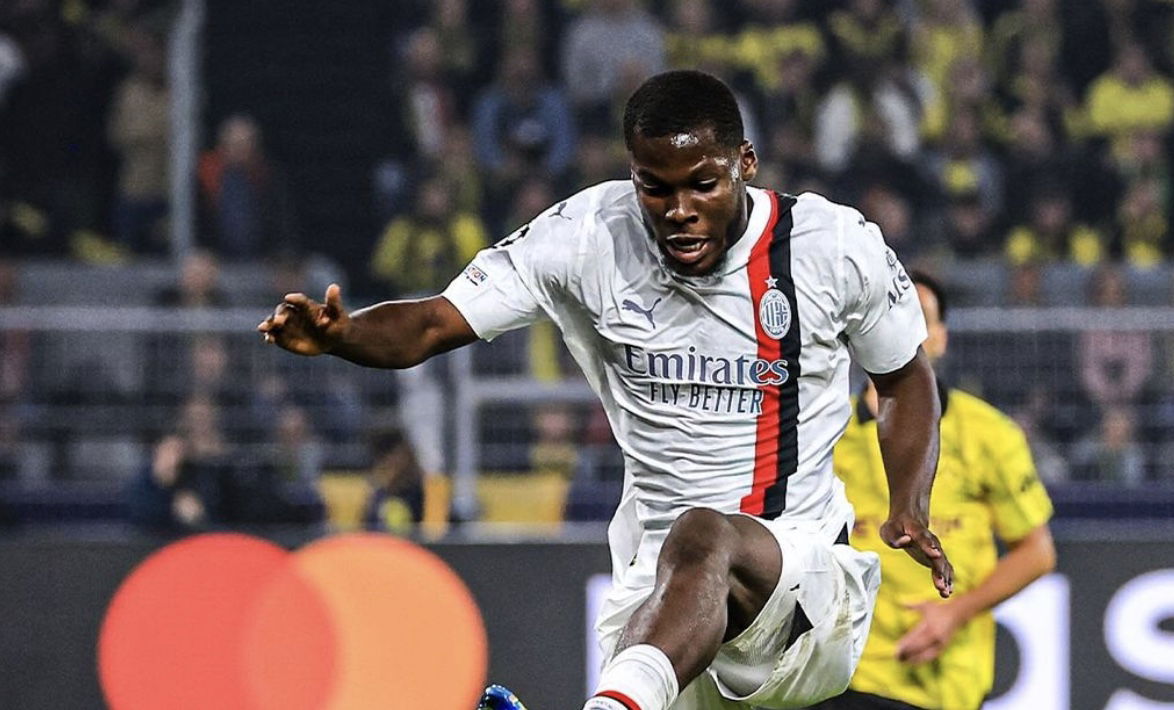 Malen sfiora il palo, Giroud sbaglia: parità tra Dortmund e Milan all’intervallo (0-0) article-post