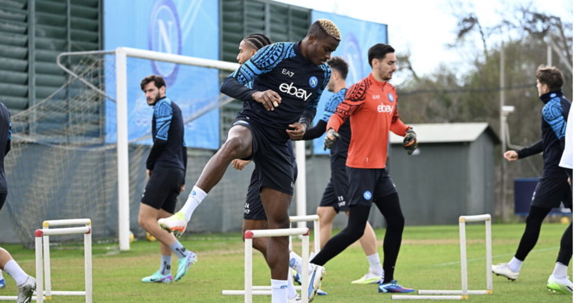 Napoli, Osimhen ha svolto metà seduta in gruppo. Personalizzato per Meret, Di Lorenzo e Raspadori preview