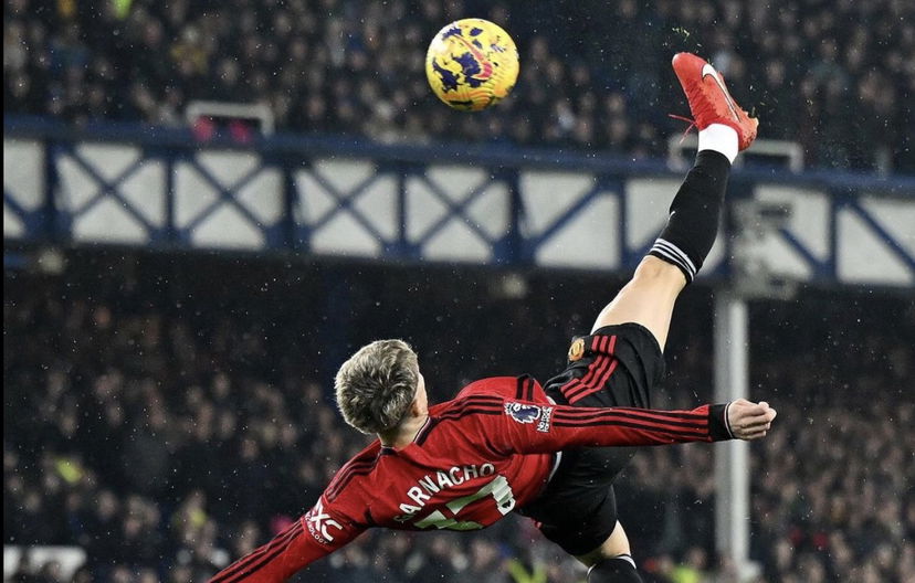 Sondaggio: per il 55% dei votanti, Garnacho è il sostituto ideale di Kvara preview