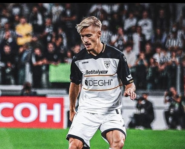 Lecce, non si allena Almqvist. Personalizzato per Falcone e Sansone. preview