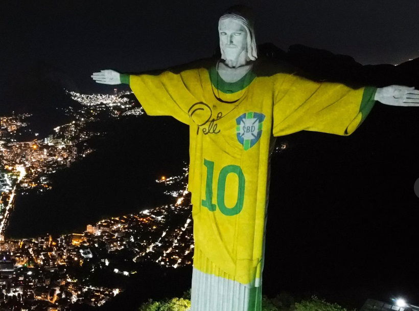 Il Brasile omaggia Pelé: il Cristo Redentore con la maglia numero 10 di O Rei article-post