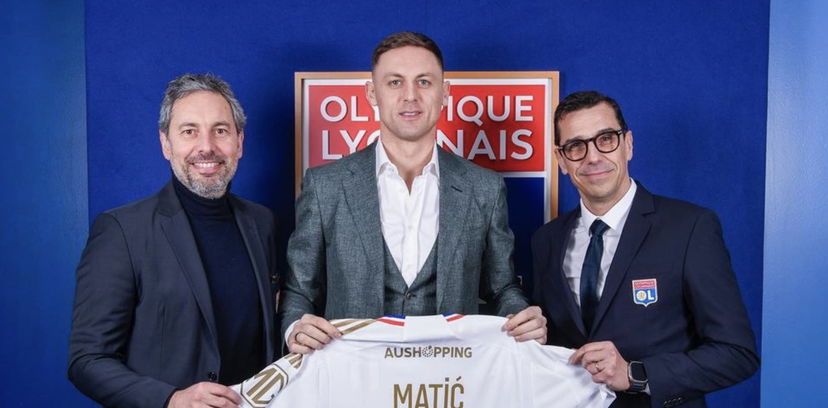 Ufficiale: l’ex Roma Matic lascia il Lione preview