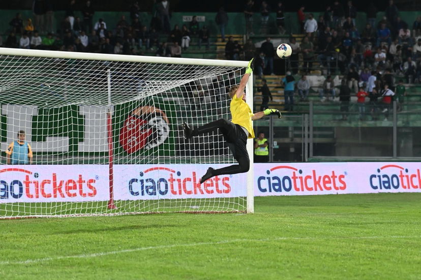 Ufficiale: Bari, preso il giovane Alloj per la porta preview