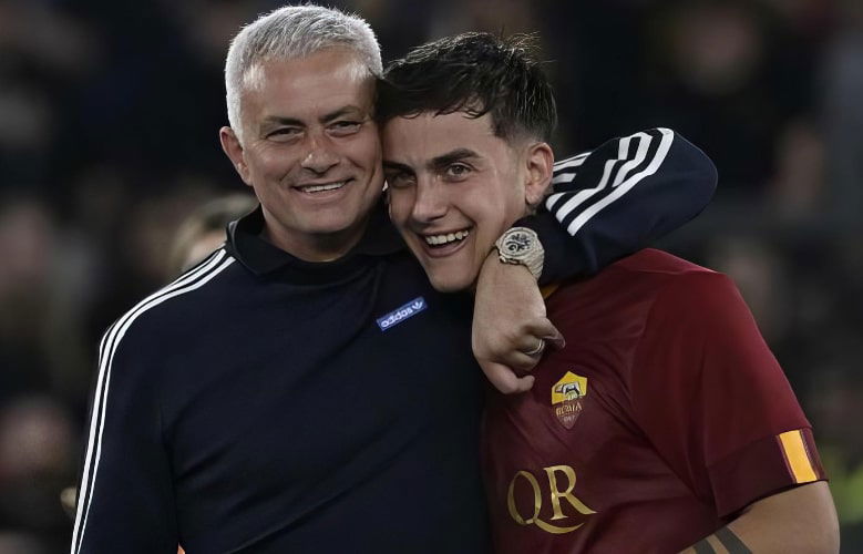 Dybala saluta Mourinho: “Grazie di tutto mister. E’ stato un enorme piacere lavorare con te” article-post