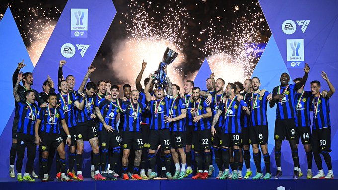 L’Inter vince la Supercoppa Italiana. La foto con il trofeo article-post