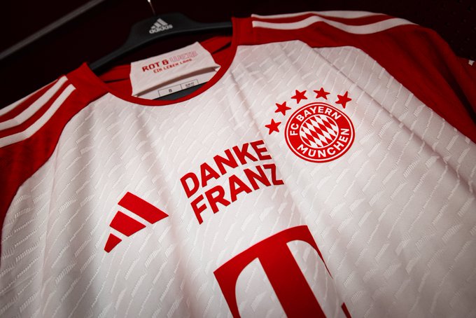 Bayern Monaco, maglietta speciale per ricordare Beckenbauer: “Grazie Franz” preview