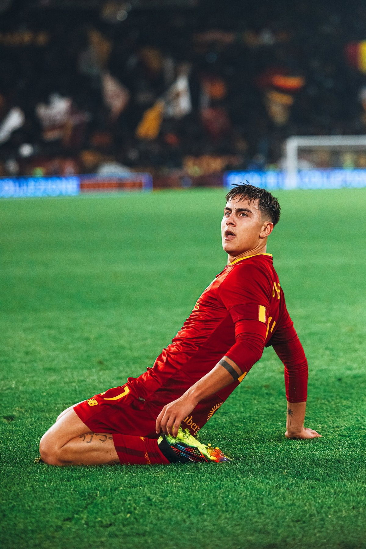 Dybala su De Rossi: “E’ stato un’icona della Roma. Vorrei raggiungere con lui la Champions League quest’anno” article-post