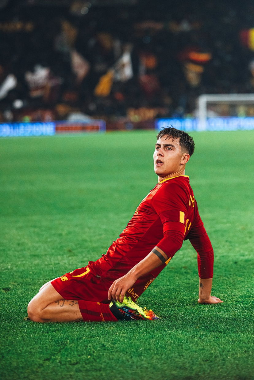 Dybala su De Rossi: “E’ stato un’icona della Roma. Vorrei raggiungere con lui la Champions League quest’anno” preview