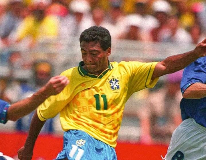 Lutto per Romario: scomparsa la madre dell’ex stella del Barcellona preview