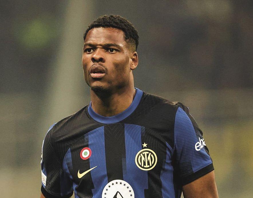 Dumfries: “Spero di firmare presto il rinnovo con l’Inter. Voglio giocare di più, ma Darmian è un osso duro” article-post