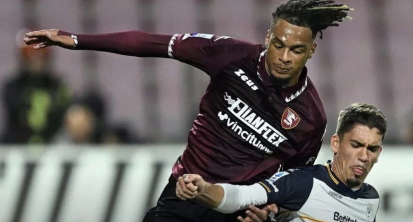 Salernitana, lieve malore per Gomis: è in ospedale per ulteriori accertamenti preview