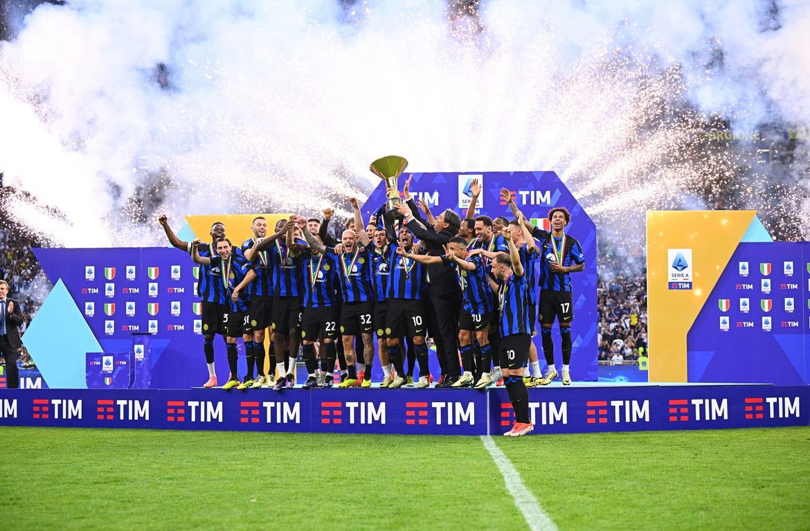 L’Inter festeggia lo Scudetto a San Siro. La foto della premiazione article-post