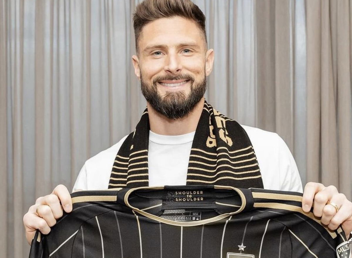 Giroud: “I miei figli mi dicono che gioco con Mbappé. Io rispondo che è lui a giocare con me” article-post